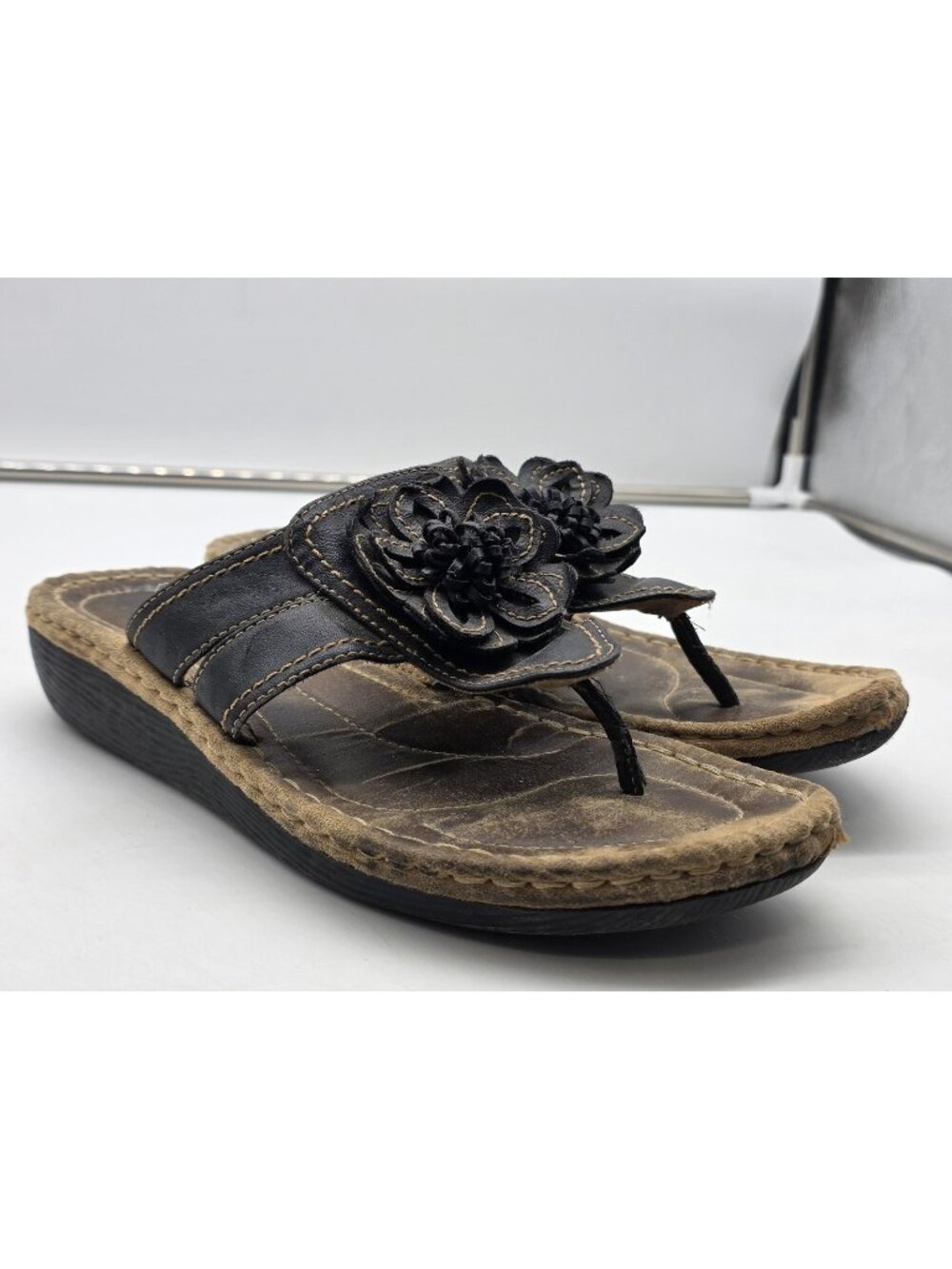 Cliffs By White Mountain Sandals Womens Size 9 Black Flower Wedge Damage Shoes